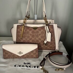 Coach Dreamer Chalk Signature  Tote Bag And Matching Wallet
